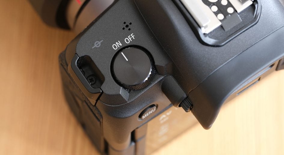 canon-eos-r-power-switch