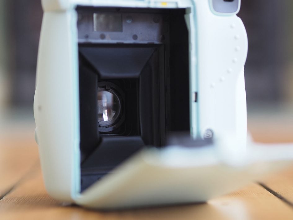 Fujifilm-instax-mini-9-film-door