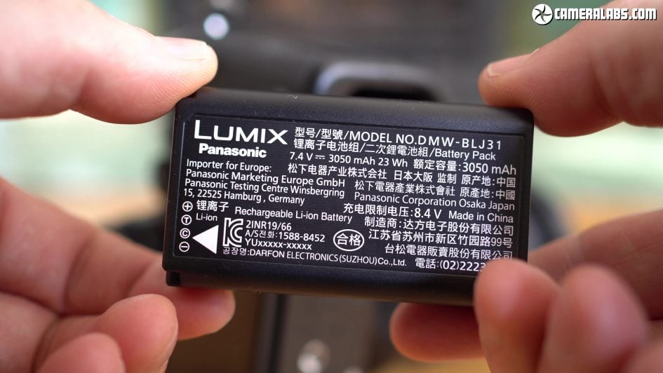 panasonic-lumix-s1-review-battery